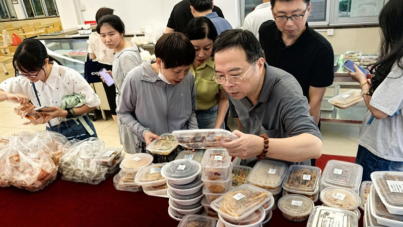 品佳肴庆双节 暖服务润人心 品佳肴庆双节 暖服务润人心